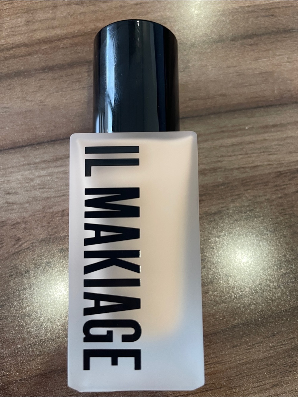 IL MAKIAGE Flawless Base Foundation - Black Packaging - Picture 5 of 5
